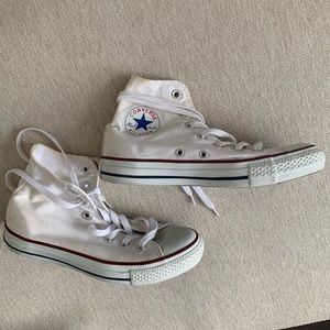 Converse Chuck Taylors size 7